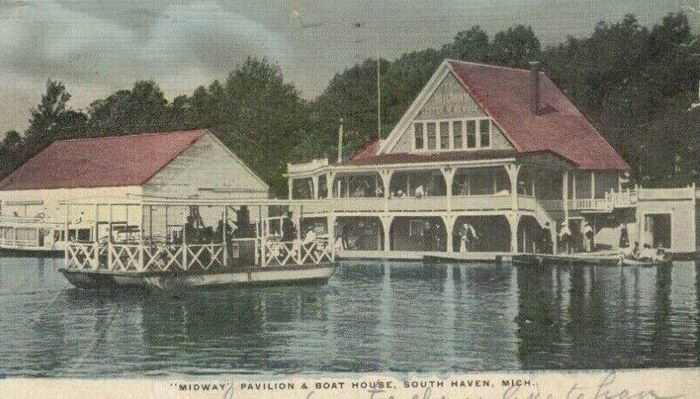 Avery Beach Casino - Old Postcard (newer photo)